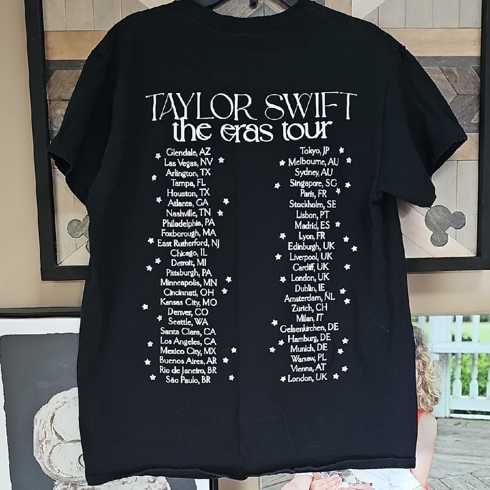 Taylor Swift The Eras Tour Black Tee - Picture 2 of 3